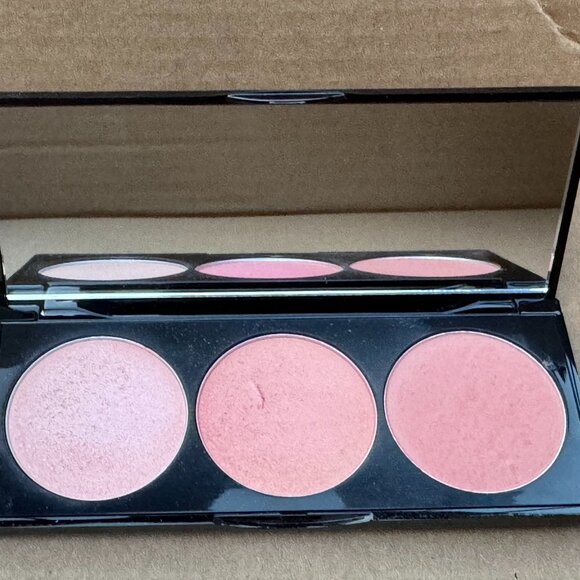 BETTY BOOP X IPSY Cheek To Cheek Blush Palette - Picture 1 of 5